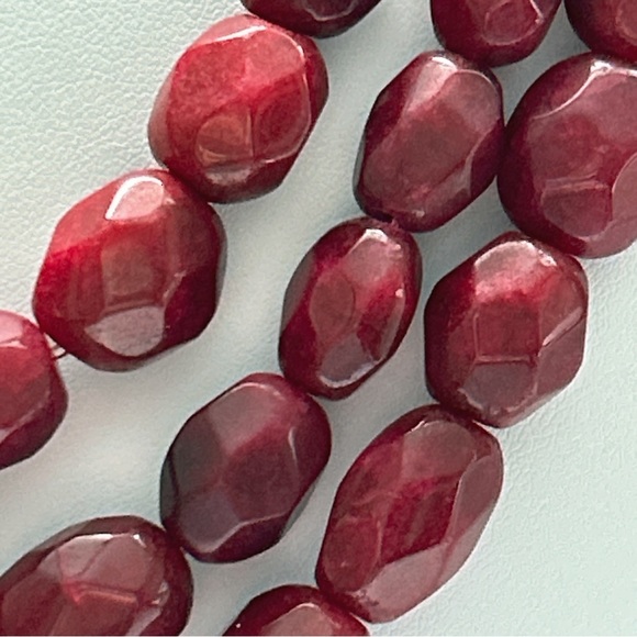 Stunning Triple Strand Red Ruby Graduated Bead Necklace - Picture 12 of 15